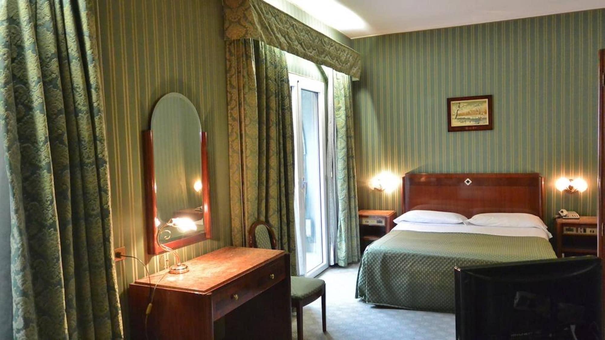 Jr Hotels Bocconi Milano Luaran gambar