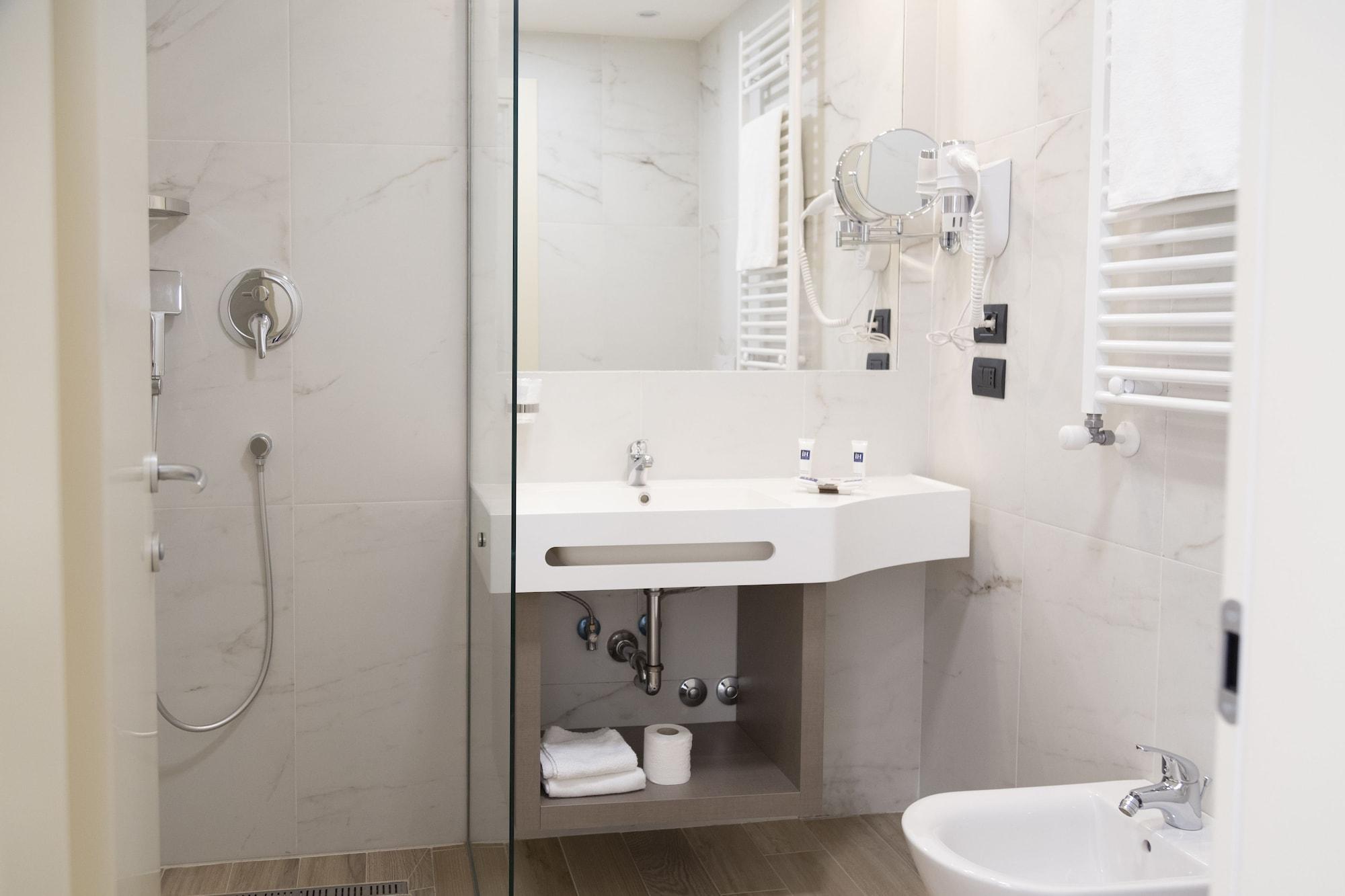 Jr Hotels Bocconi Milano Luaran gambar