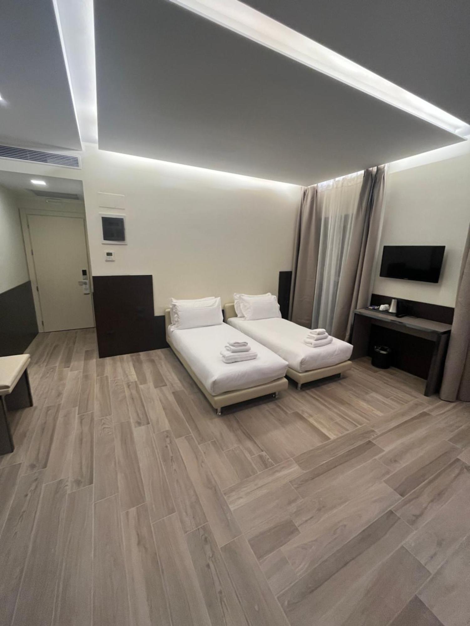 Jr Hotels Bocconi Milano Luaran gambar