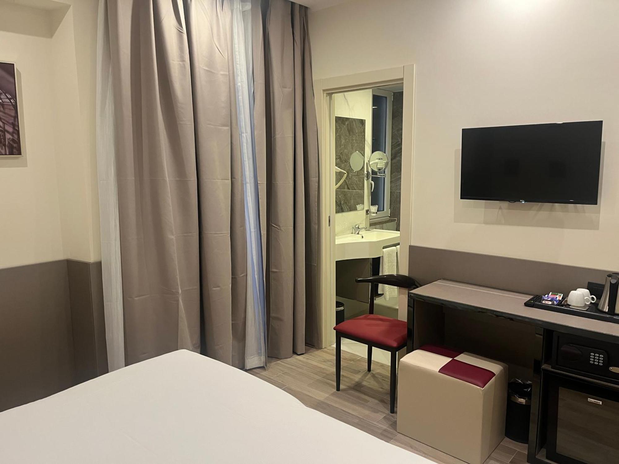 Jr Hotels Bocconi Milano Luaran gambar