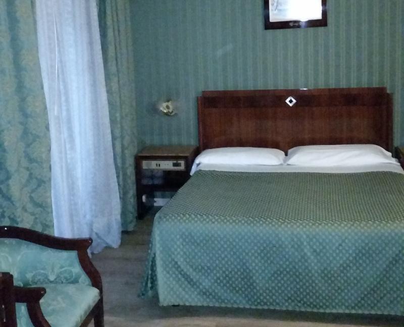 Jr Hotels Bocconi Milano Luaran gambar