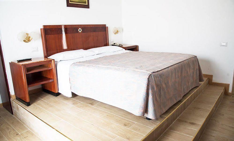 Jr Hotels Bocconi Milano Luaran gambar