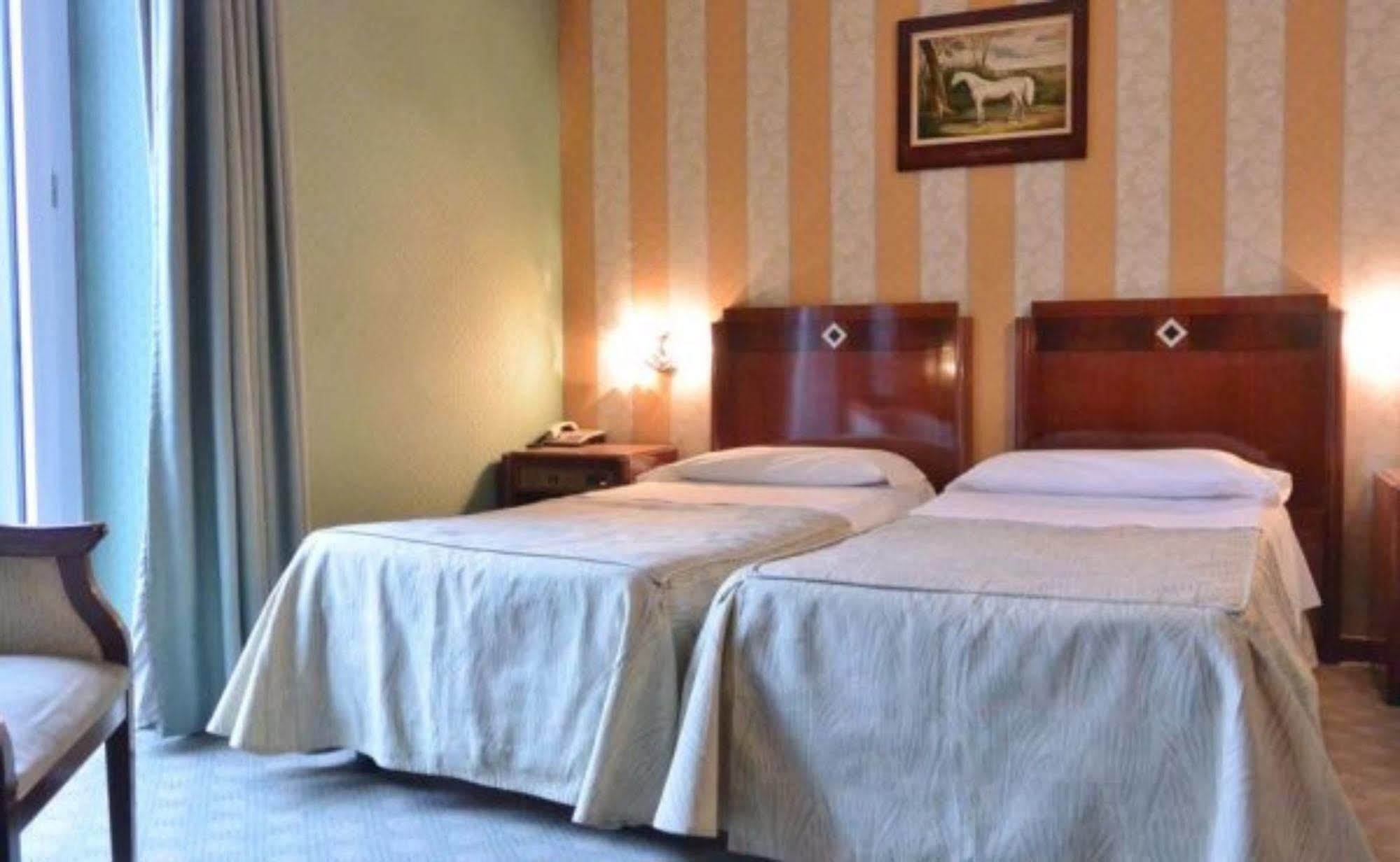 Jr Hotels Bocconi Milano Luaran gambar