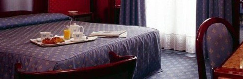 Jr Hotels Bocconi Milano Bilik gambar